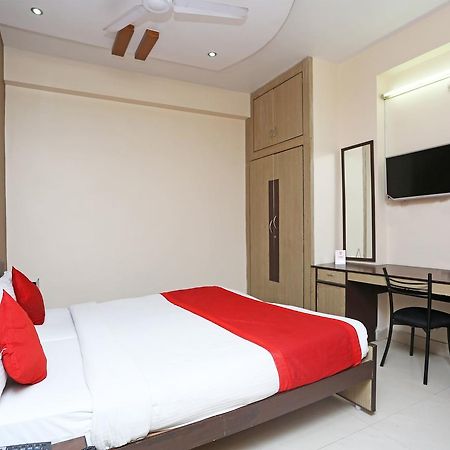 Fabhotel Karishma Homes Begumpet Hyderabad Exterior photo