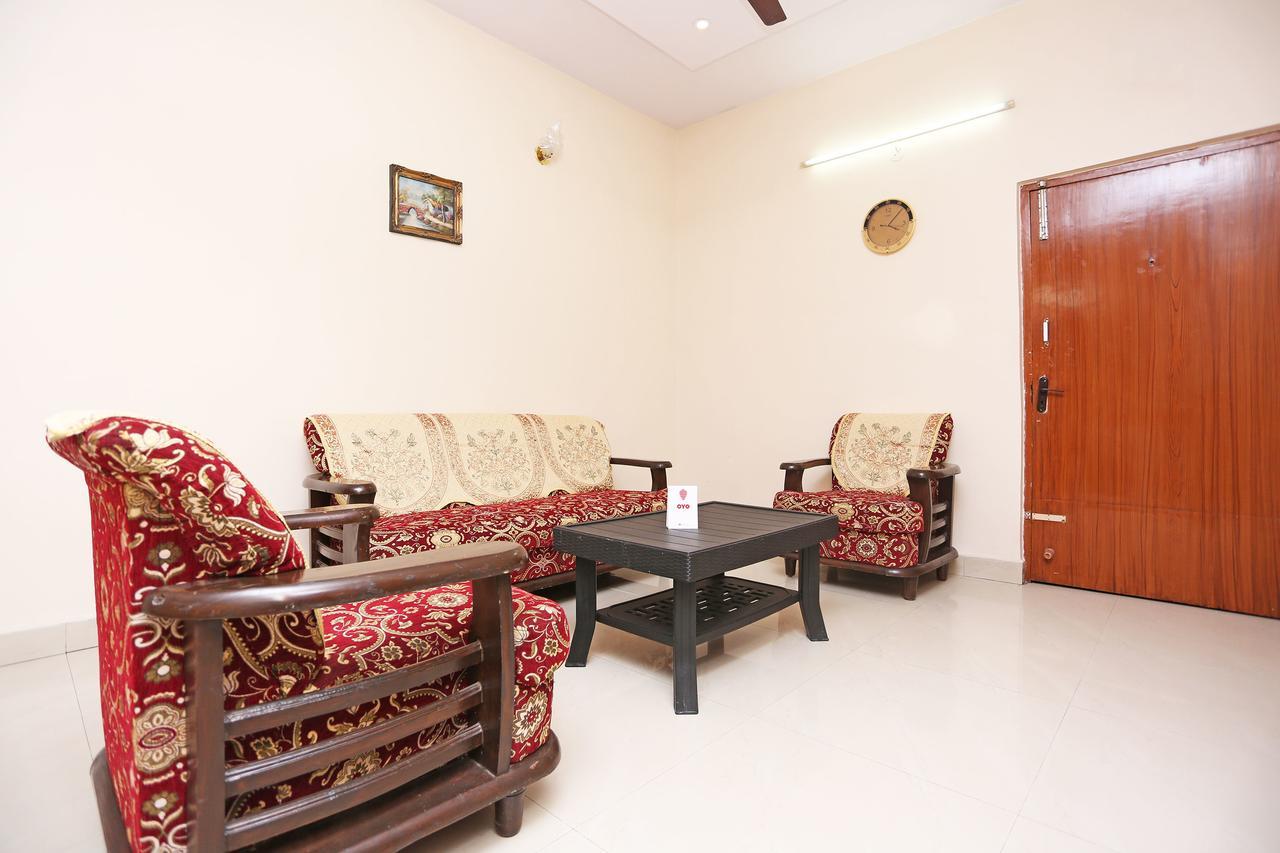 Fabhotel Karishma Homes Begumpet Hyderabad Exterior photo