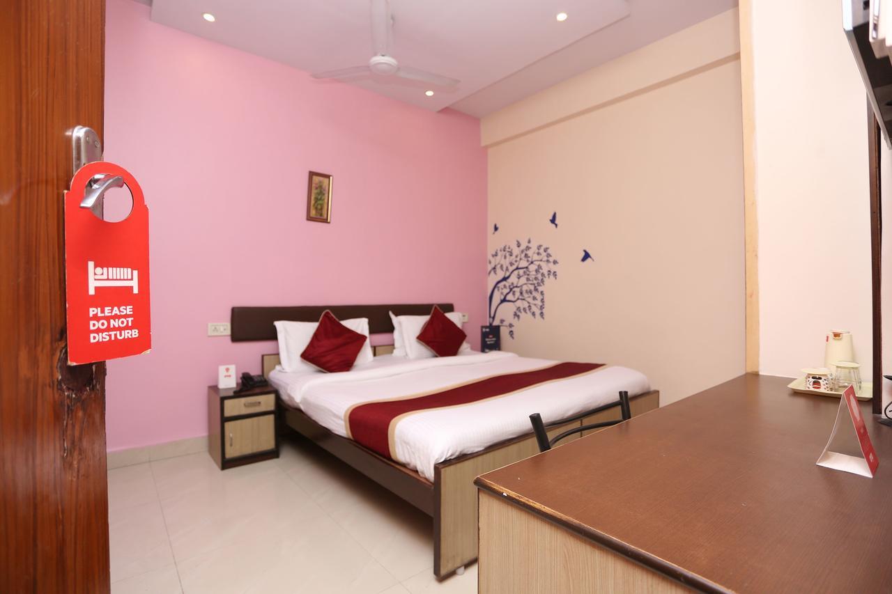 Fabhotel Karishma Homes Begumpet Hyderabad Exterior photo